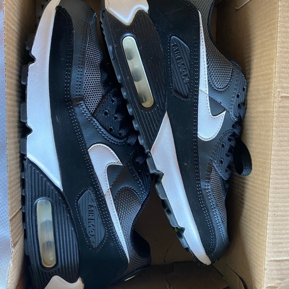 New! Perfect Air Max!!  size 9 - Picture 3 of 3